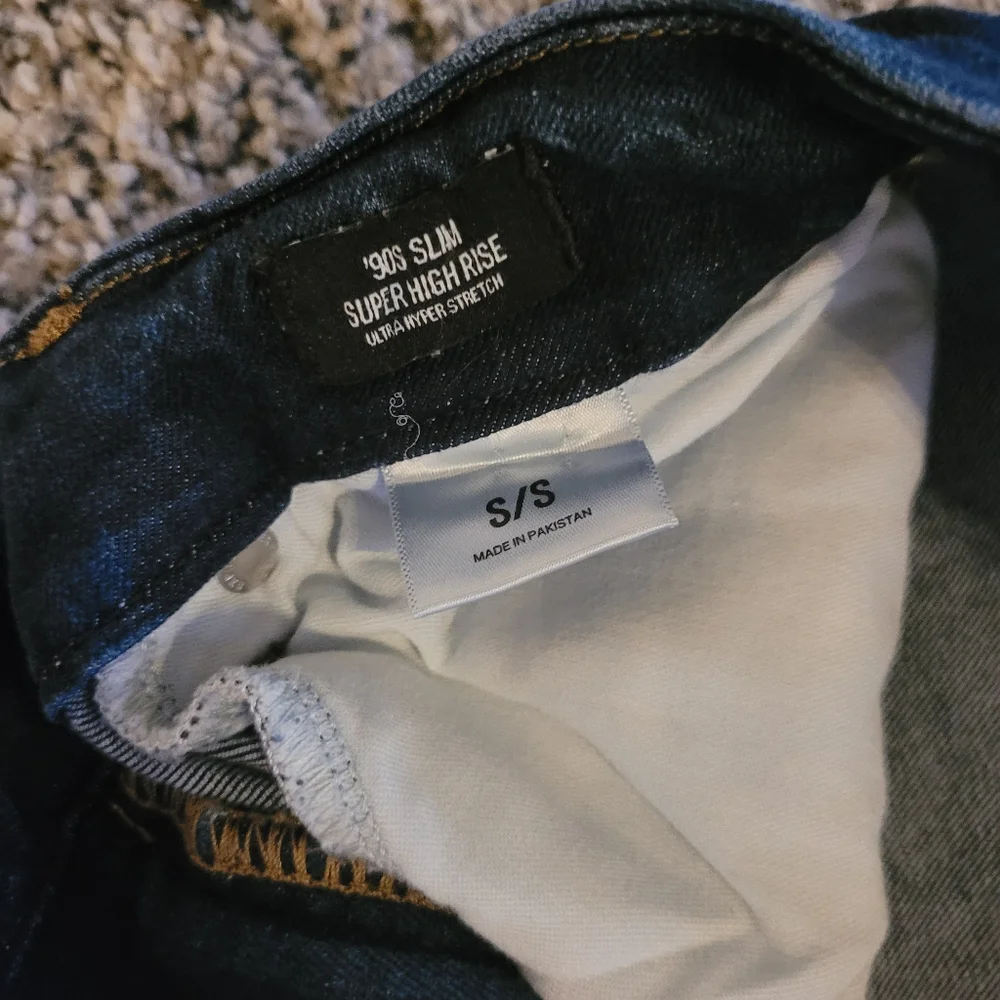 Express 90s Slim Super High Rise Jeans - Picture 3 of 9